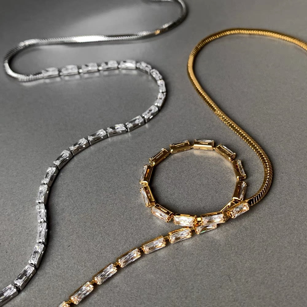 CELESTIAL CHOKER