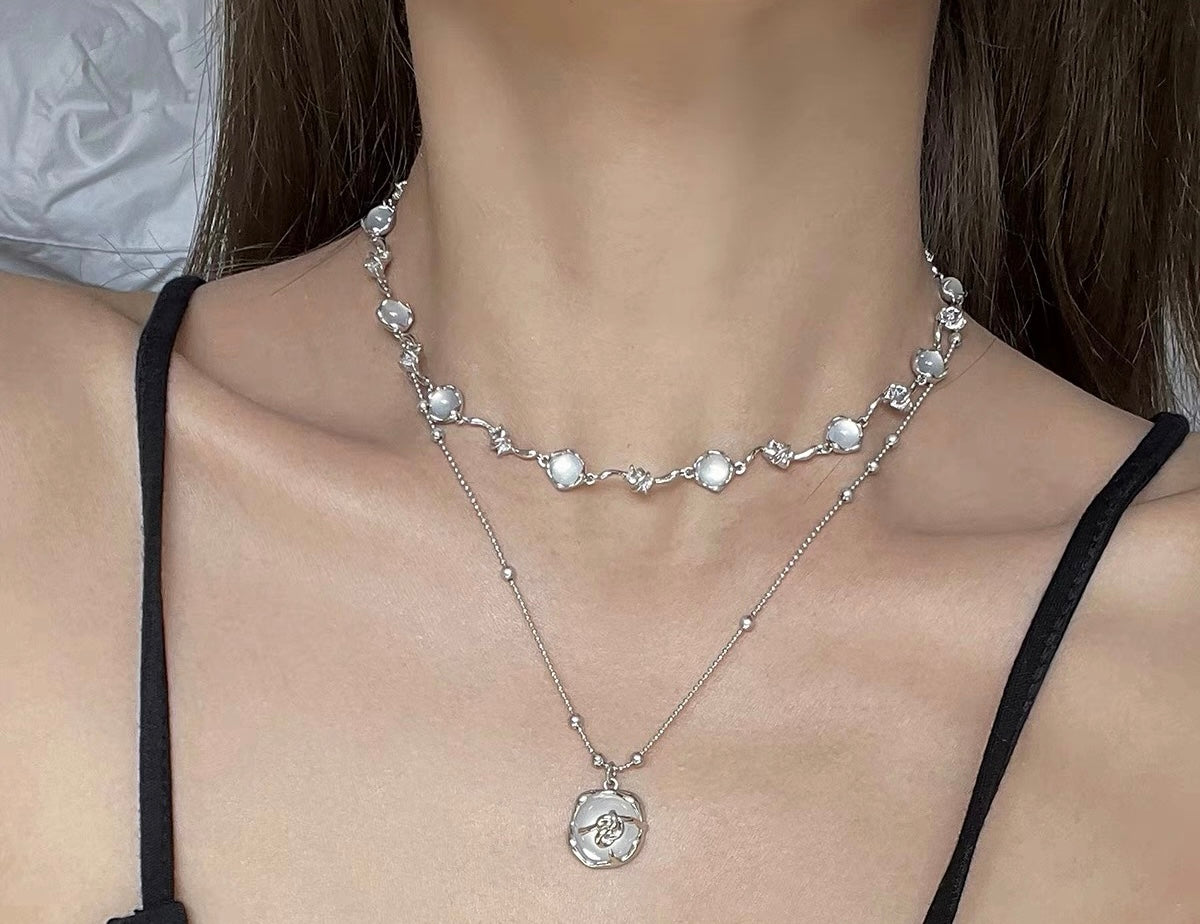 MOONLIGHT NECKLACE II