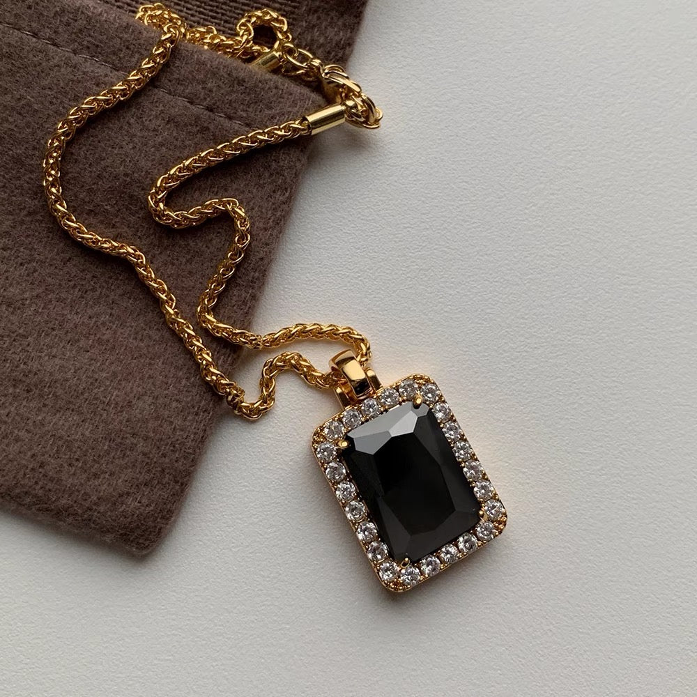 OBSIDIAN NECKLACE