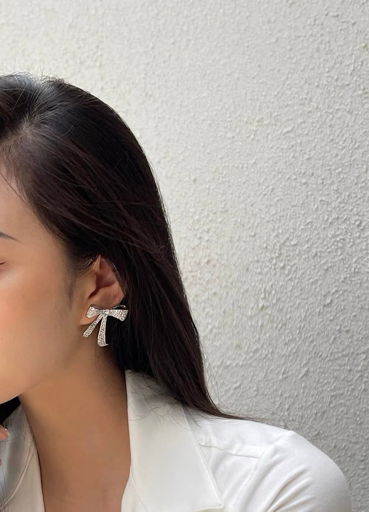 RIBBON STUDS
