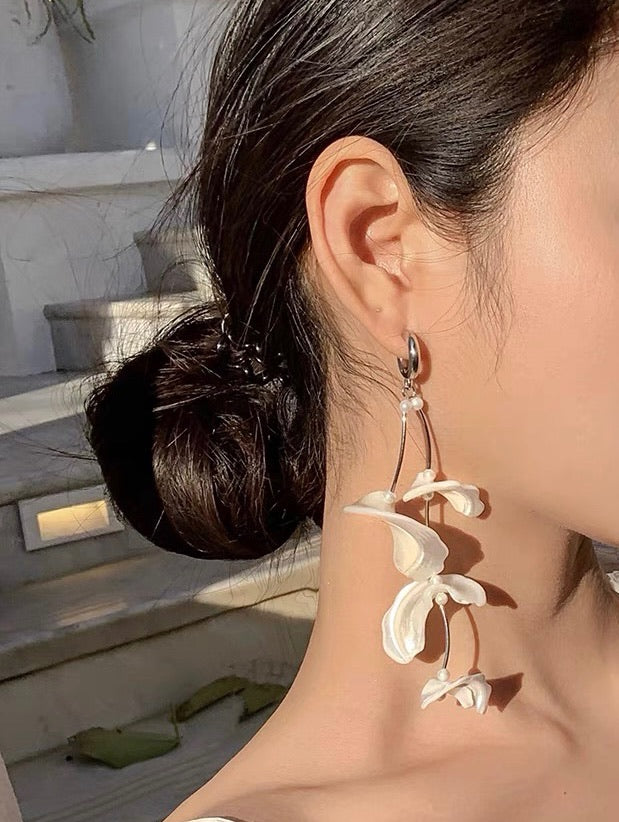 SEASHELL PETALS EARRINGS