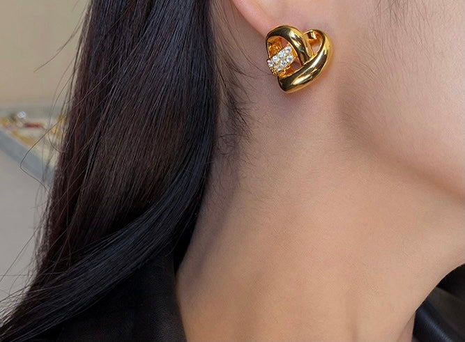 ROMANTIC STUDS