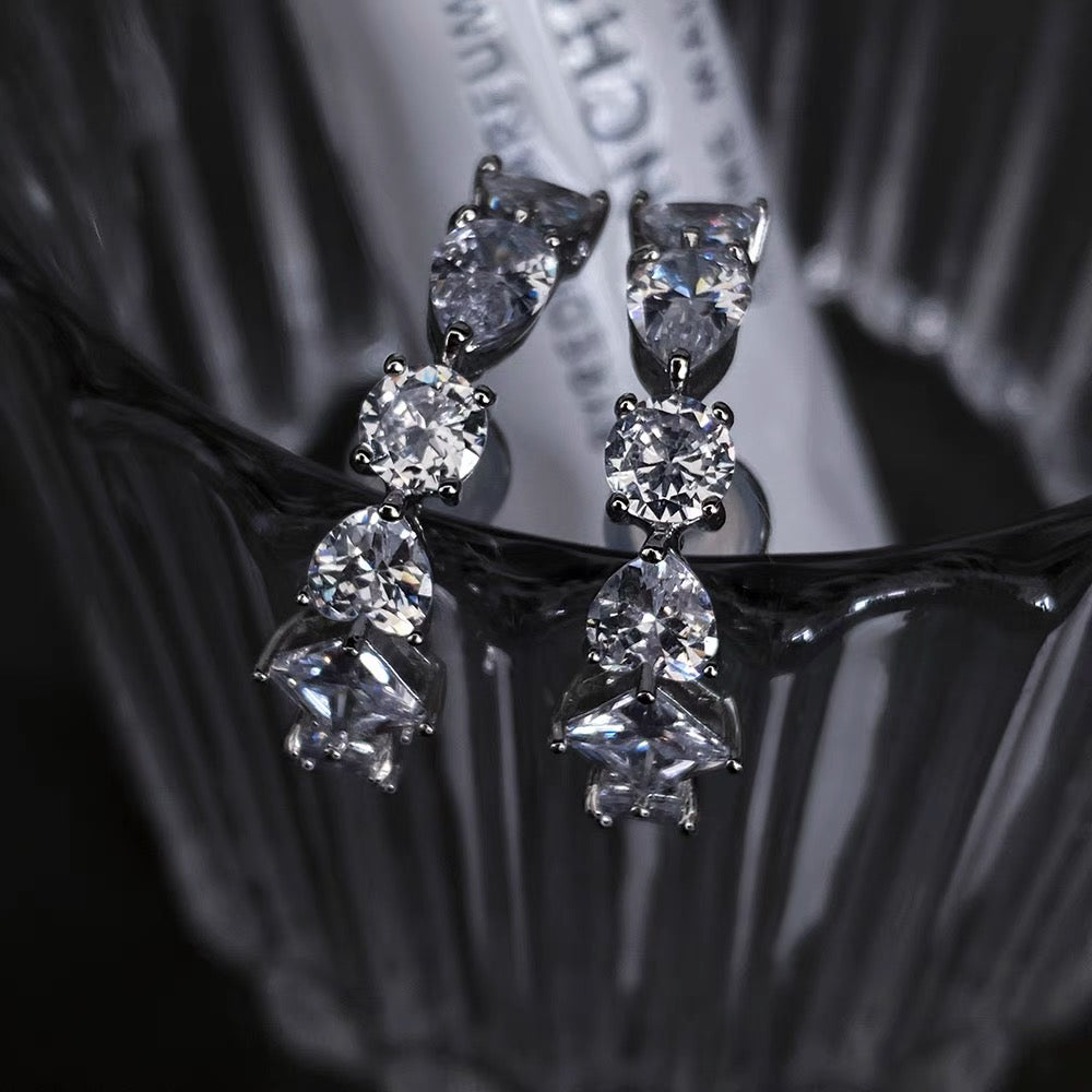 INTRIGUE STUDS