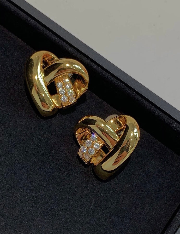 ROMANTIC STUDS