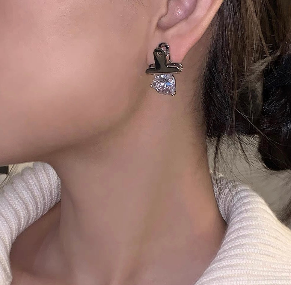 HEART STUDS EARRINGS