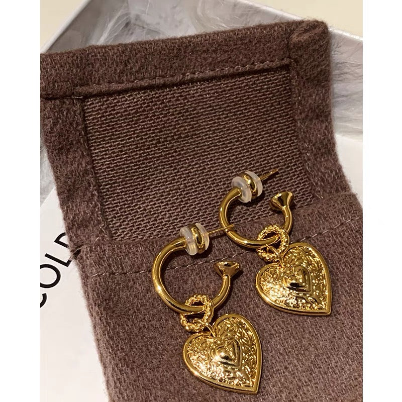 HEARTSEEKER EARRINGS