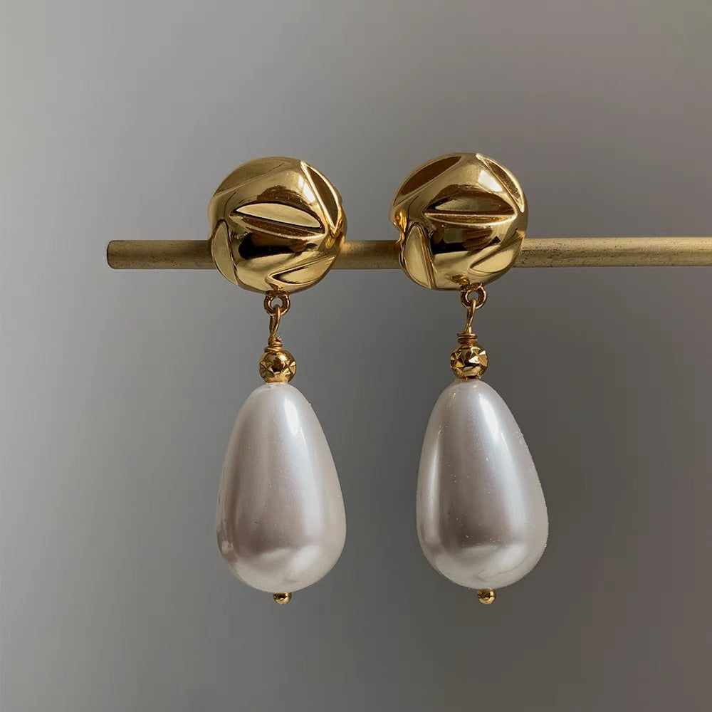 VOGUE EARRINGS