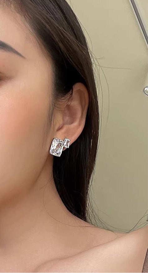 LIBRA STUDS