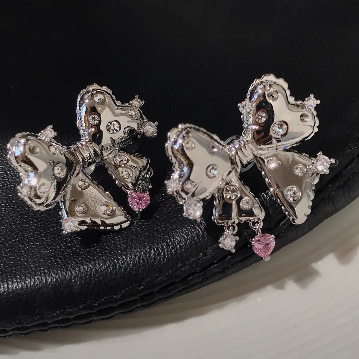 STUDDED BOW STUDS